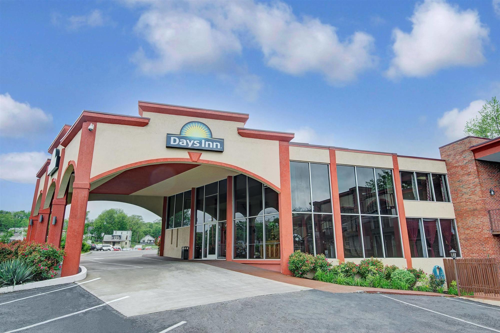 Days Inn By Wyndham Kansas City Exterior foto
